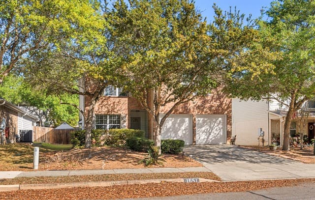 4-bedroom rental at 1651 Mountain Brk in Schertz, TX — photo 3