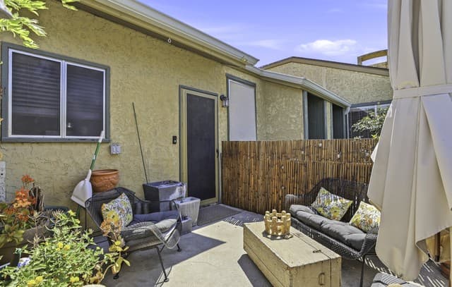 3-bedroom rental at 10226 Apricot Field in San Antonio, TX — photo 2