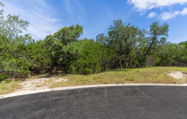 rental at 3 Brayton Place in San Antonio, TX — photo 2