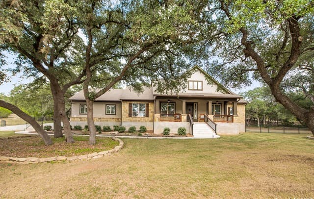 4-bedroom rental at 663 Pr 1712 in Mico, TX — photo 1