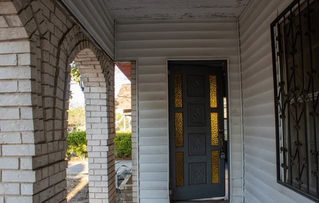 3-bedroom rental at 1806 Ridgewood in San Antonio, TX — photo 4