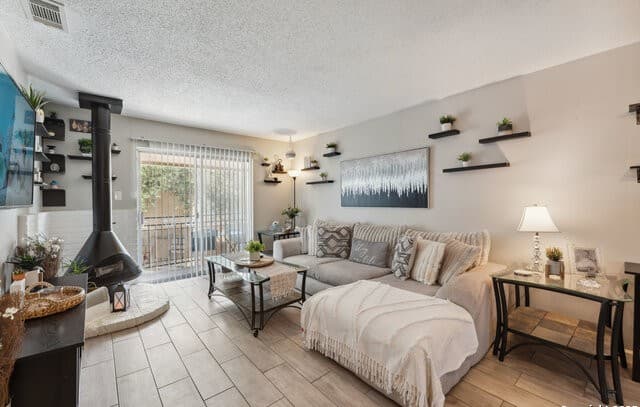 1-bedroom rental at 923 Vance Jackson Unit 1104 in San Antonio, TX — photo 2