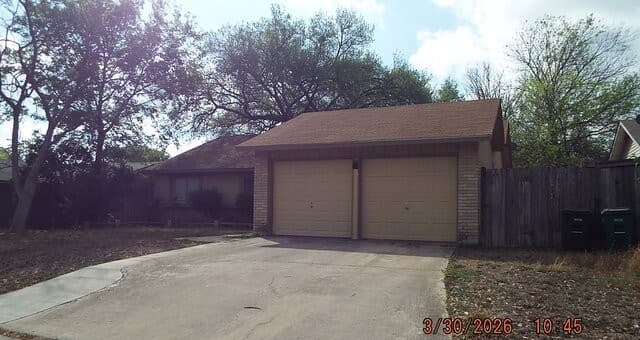 4-bedroom rental at 5922 Brambletree in San Antonio, TX — photo 1