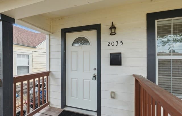 4-bedroom rental at 2035 Waverly in San Antonio, TX — photo 3