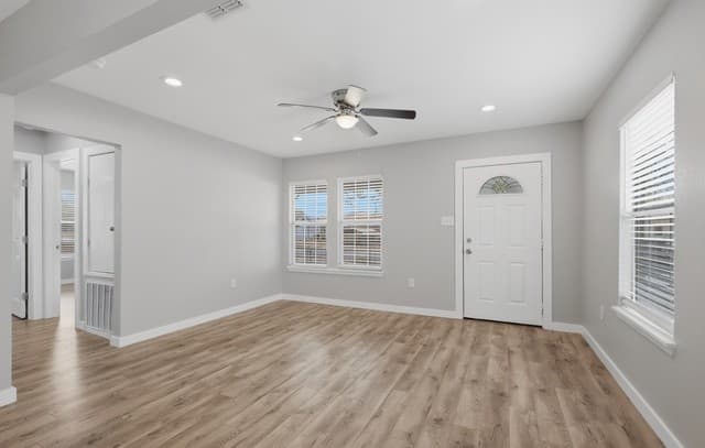 4-bedroom rental at 2035 Waverly in San Antonio, TX — photo 5