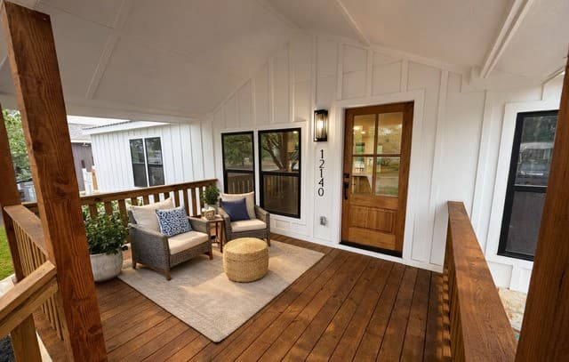 3-bedroom rental at 12140 Eidelweiss Dr in LaCoste, TX — photo 3