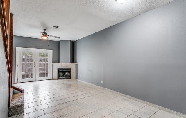 2-bedroom rental at 12225 Magnolia Blossom in San Antonio, TX — photo 2