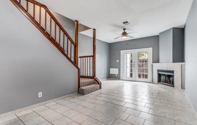 2-bedroom rental at 12225 Magnolia Blossom in San Antonio, TX — photo 3