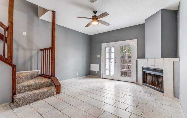 2-bedroom rental at 12225 Magnolia Blossom in San Antonio, TX — photo 4