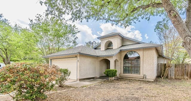 3-bedroom rental at 8023 Copper Trail in San Antonio, TX — photo 1
