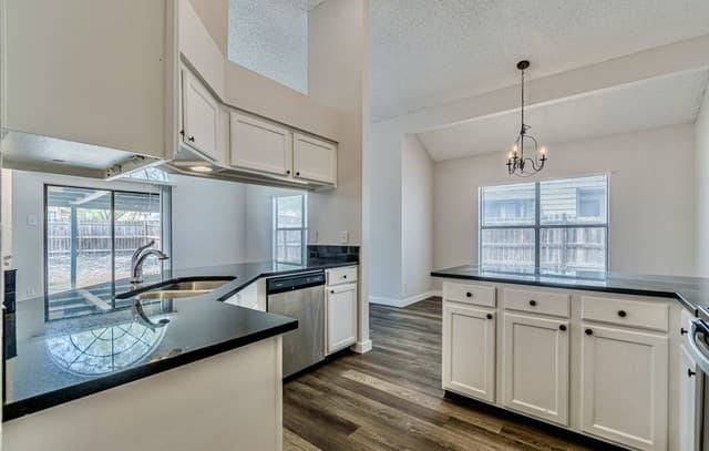 3-bedroom rental at 8023 Copper Trail in San Antonio, TX — photo 2