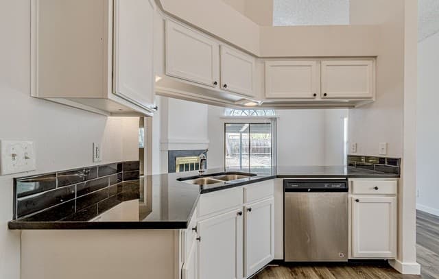 3-bedroom rental at 8023 Copper Trail in San Antonio, TX — photo 3