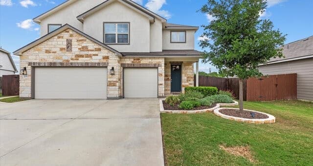 4-bedroom rental at 205 Pudu Trl in Cibolo, TX — photo 4