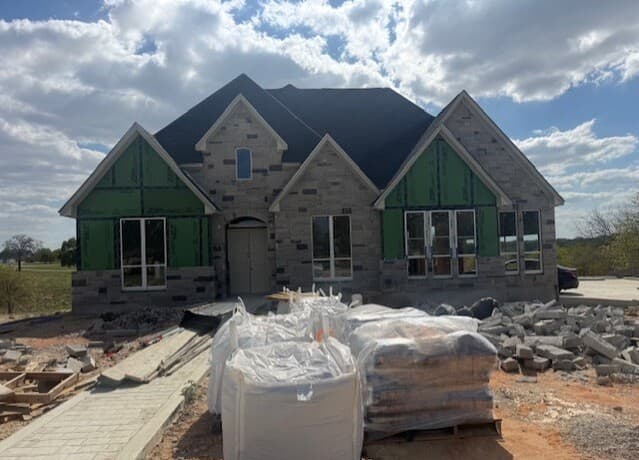 4-bedroom rental at 121 N. Abrego Crossing in Floresville, TX — photo 1