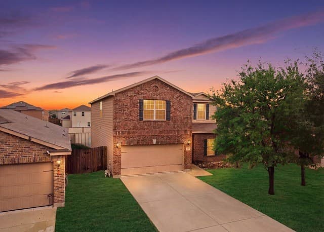 5-bedroom rental at 11758 Luckey in San Antonio, TX — photo 1