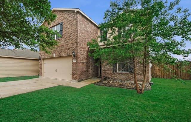 5-bedroom rental at 11758 Luckey in San Antonio, TX — photo 3
