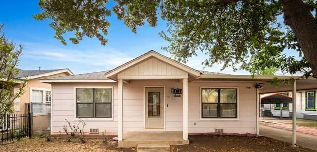 3-bedroom rental at 1410 Santa Anna in San Antonio, TX — photo 1