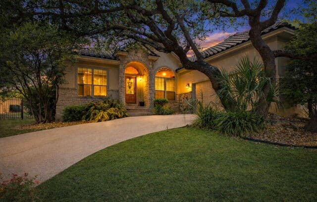 4-bedroom rental at 927 Serene Meadows in San Antonio, TX — photo 2