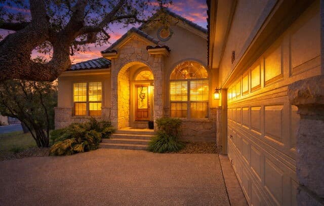 4-bedroom rental at 927 Serene Meadows in San Antonio, TX — photo 3
