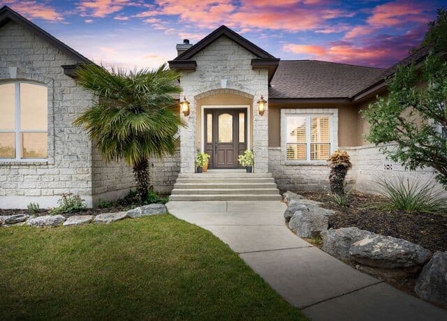 4-bedroom rental at 1827 Slumber Pass in San Antonio, TX — photo 2