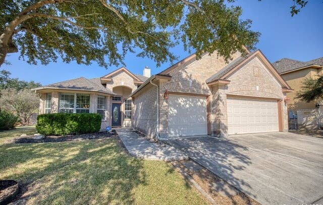 4-bedroom rental at 121 Norman Cv in Cibolo, TX — photo 1
