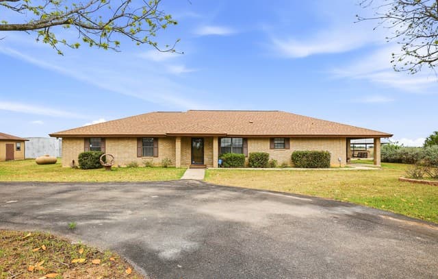 3-bedroom rental at 13915 Dusty Fields in Schertz, TX — photo 1
