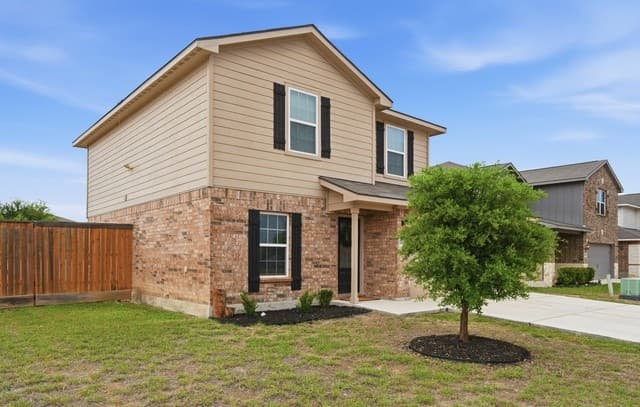 3-bedroom rental at 6402 Underwood Way in San Antonio, TX — photo 2