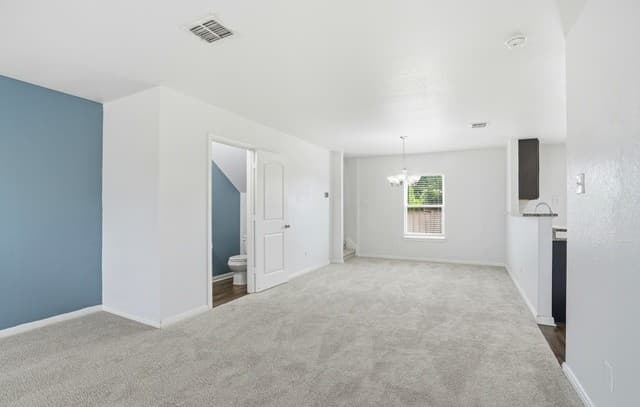 3-bedroom rental at 6402 Underwood Way in San Antonio, TX — photo 5