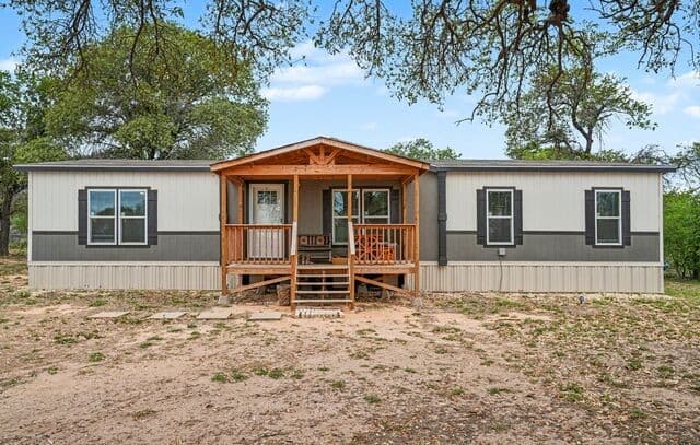3-bedroom home for sale at 336 County Road 6846 in Lytle TX