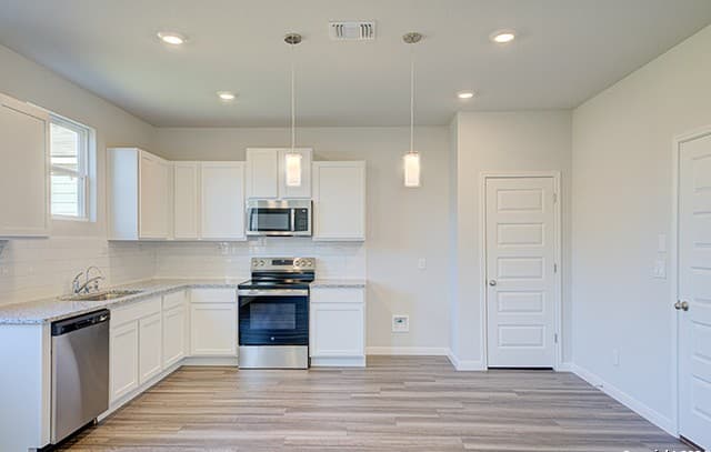 3-bedroom rental at 5935 Cinnabar Corner in San Antonio, TX — photo 4