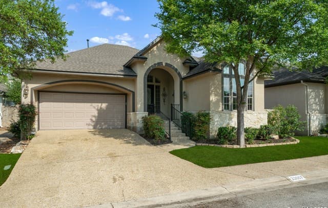 3-bedroom rental at 23007 Osprey Ridge in San Antonio, TX — photo 2