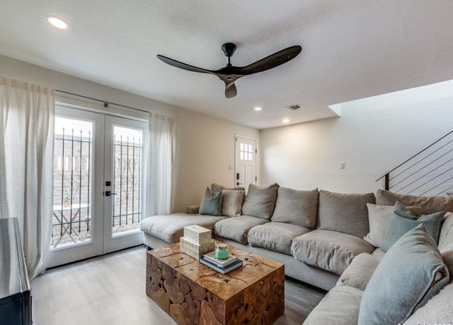2-bedroom rental at 166 Elizabeth Rd Unit C in San Antonio, TX — photo 4