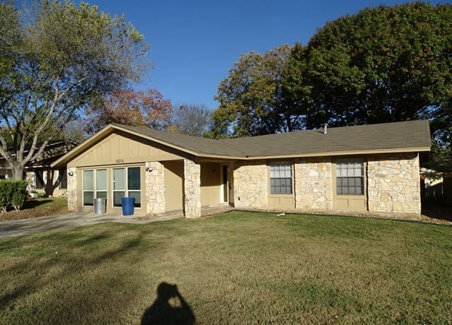 3-bedroom rental at 8514 Glen Ct in San Antonio, TX — photo 2