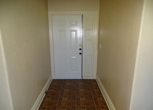 3-bedroom rental at 8514 Glen Ct in San Antonio, TX — photo 3