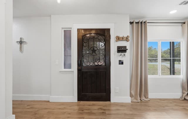 3-bedroom rental at 297 Rust Ranch in Blanco, TX — photo 2