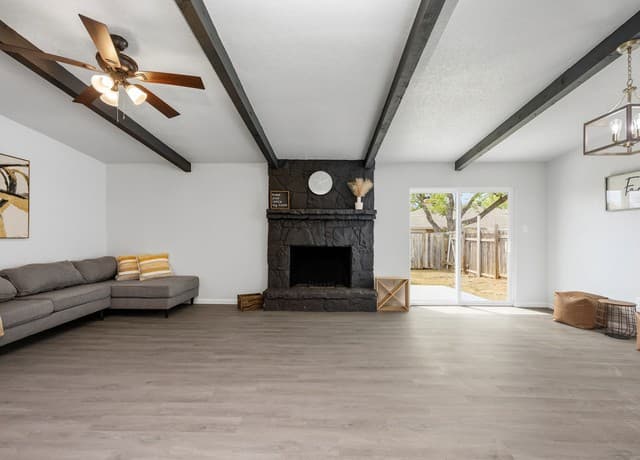 3-bedroom rental at 14223 Ridge Dale in San Antonio, TX — photo 3