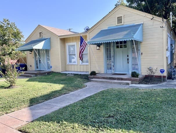 rental at 614 E Mulberry in San Antonio, TX — photo 1