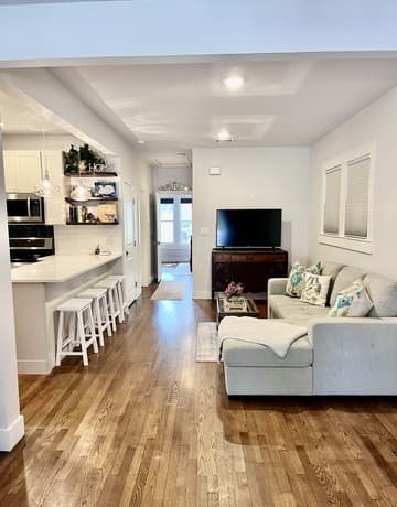 rental at 614 E Mulberry in San Antonio, TX — photo 3
