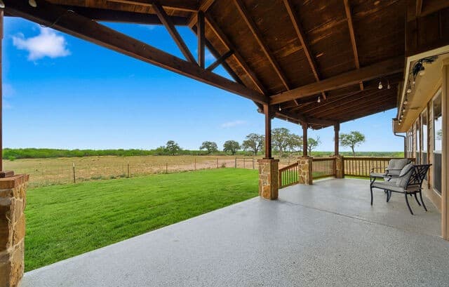 4-bedroom rental at 12897 La Vernia Rd in St Hedwig, TX — photo 4