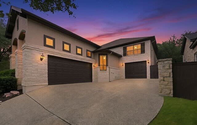5-bedroom rental at 1911 Far Niente in San Antonio, TX — photo 4