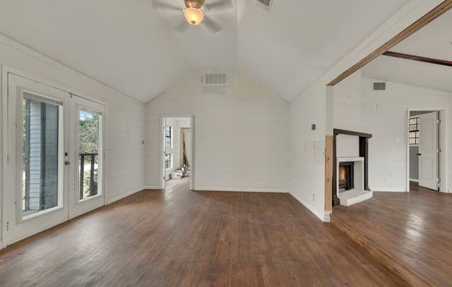 3-bedroom rental at 499 Lakeway in Spring Branch, TX — photo 5