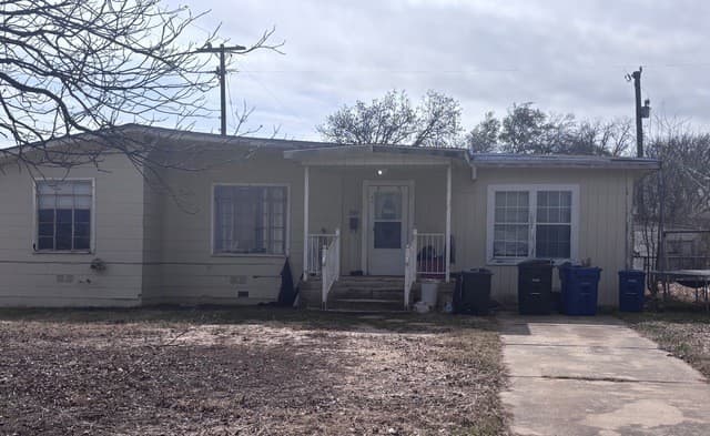 3-bedroom rental at 3138 Linn in San Antonio, TX — photo 5