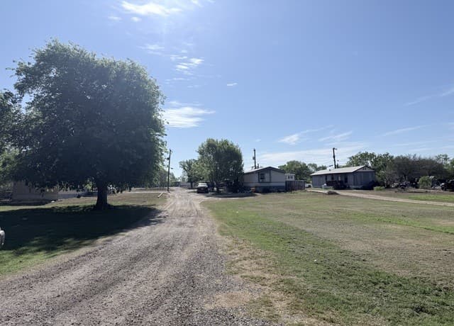 rental at 5830 Mount Olive in Adkins, TX — photo 2