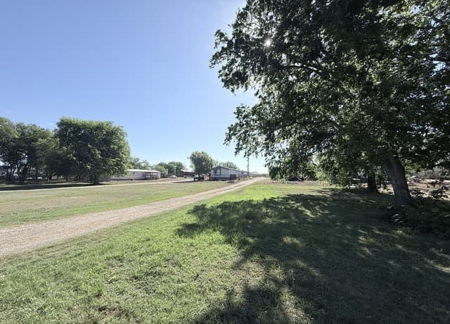 rental at 5830 Mount Olive in Adkins, TX — photo 5