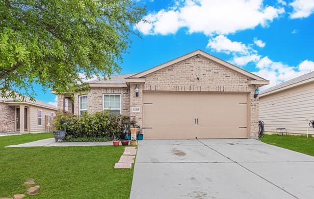 4-bedroom rental at 12218 Cashton in San Antonio, TX — photo 1