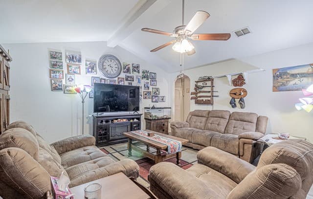 4-bedroom rental at 12218 Cashton in San Antonio, TX — photo 5