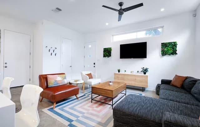 3-bedroom rental at 1138 Gibbs Unit 101 in San Antonio, TX — photo 3
