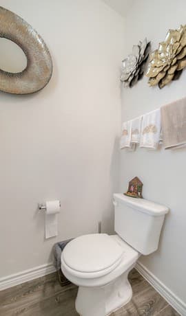 4-bedroom rental at 350 Colonial Blf in Universal City, TX — photo 5