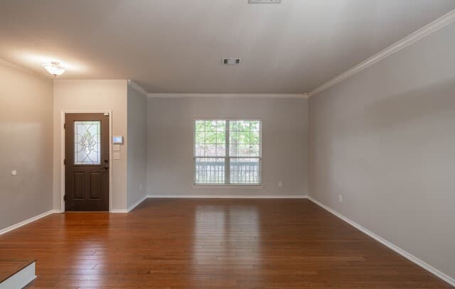 3-bedroom rental at 2047 Walsbrook in San Antonio, TX — photo 4