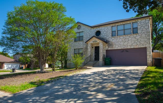 4-bedroom rental at 15822 Pleasant Well Drive in San Antonio, TX — photo 1